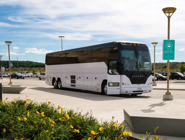 Motorcoach-smallee-640x483